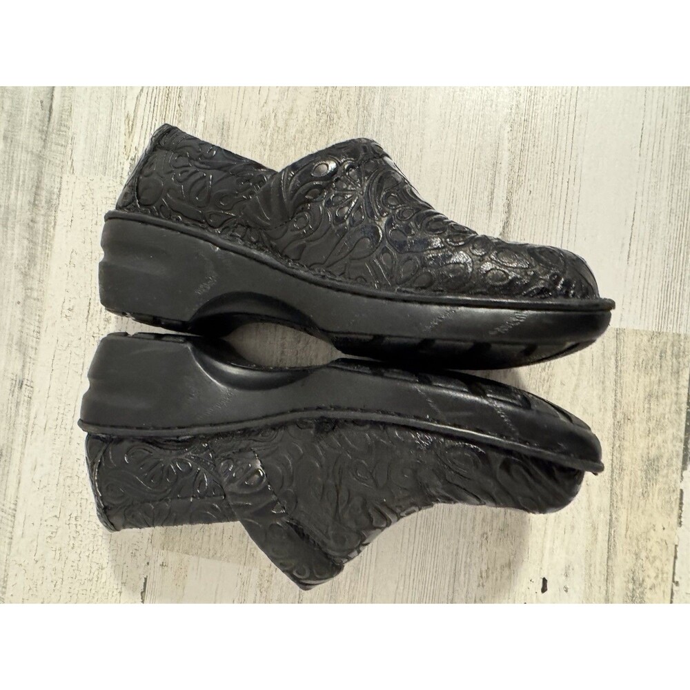 BOC Born Concepts Womens 10W Peggy Clog Embossed Paisley Black Slip On Mule - Picture 4 of 9